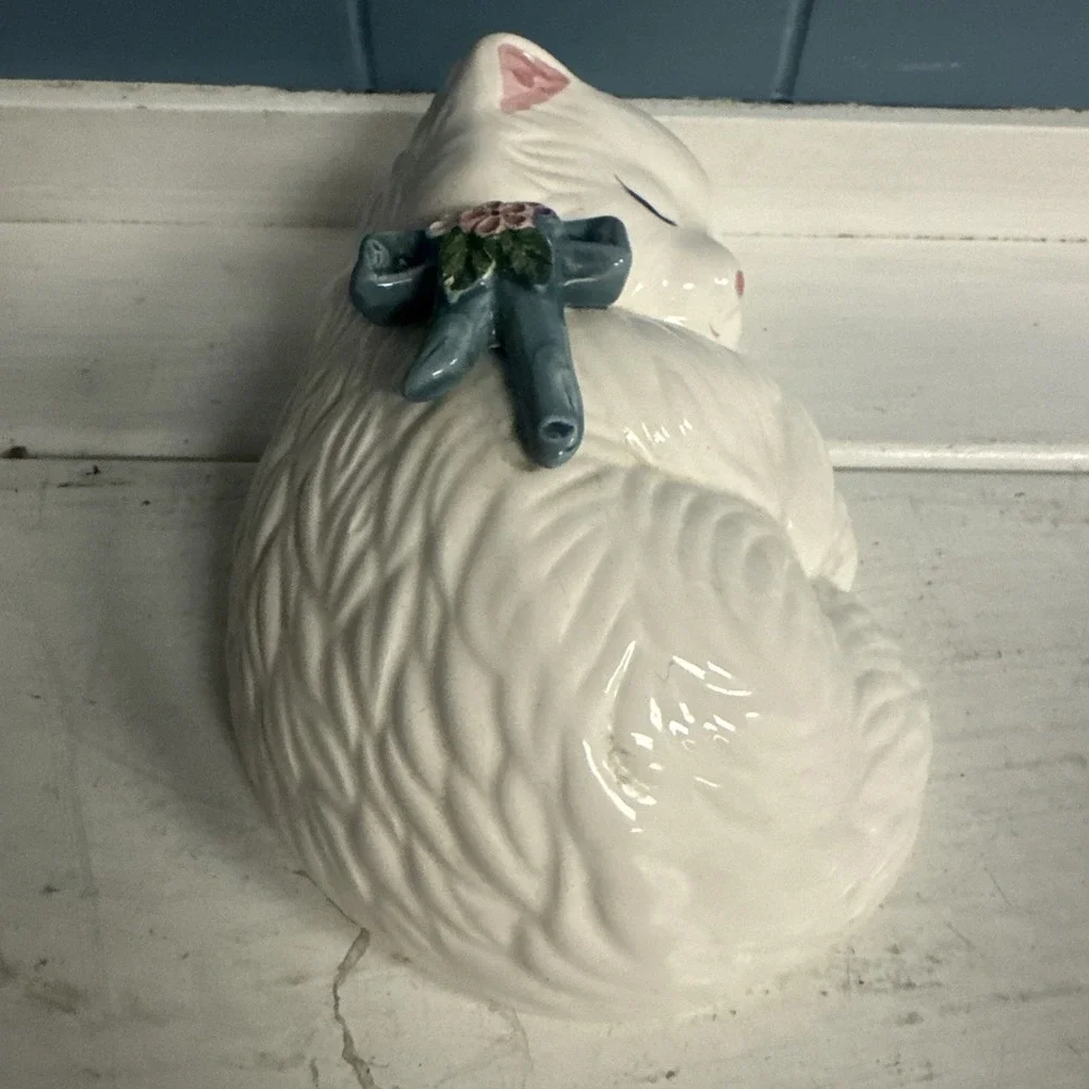 VTG CERAMIC SLEEPING CAT KITTEN‎ FIGURINE 6